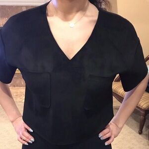 Gracia Black V-Neck Short Sleeve Top